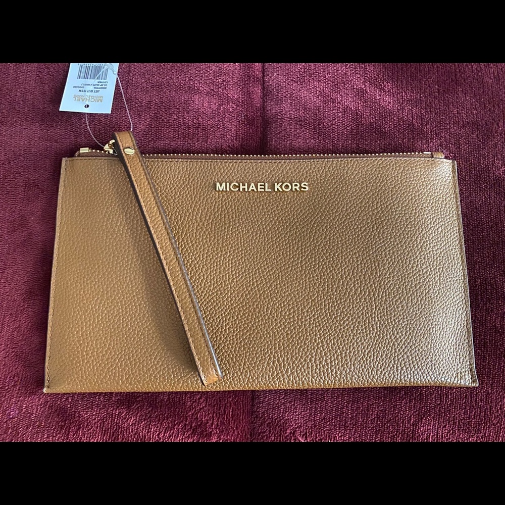 NEW W TAGS Michael Kors Wristlet w card slots